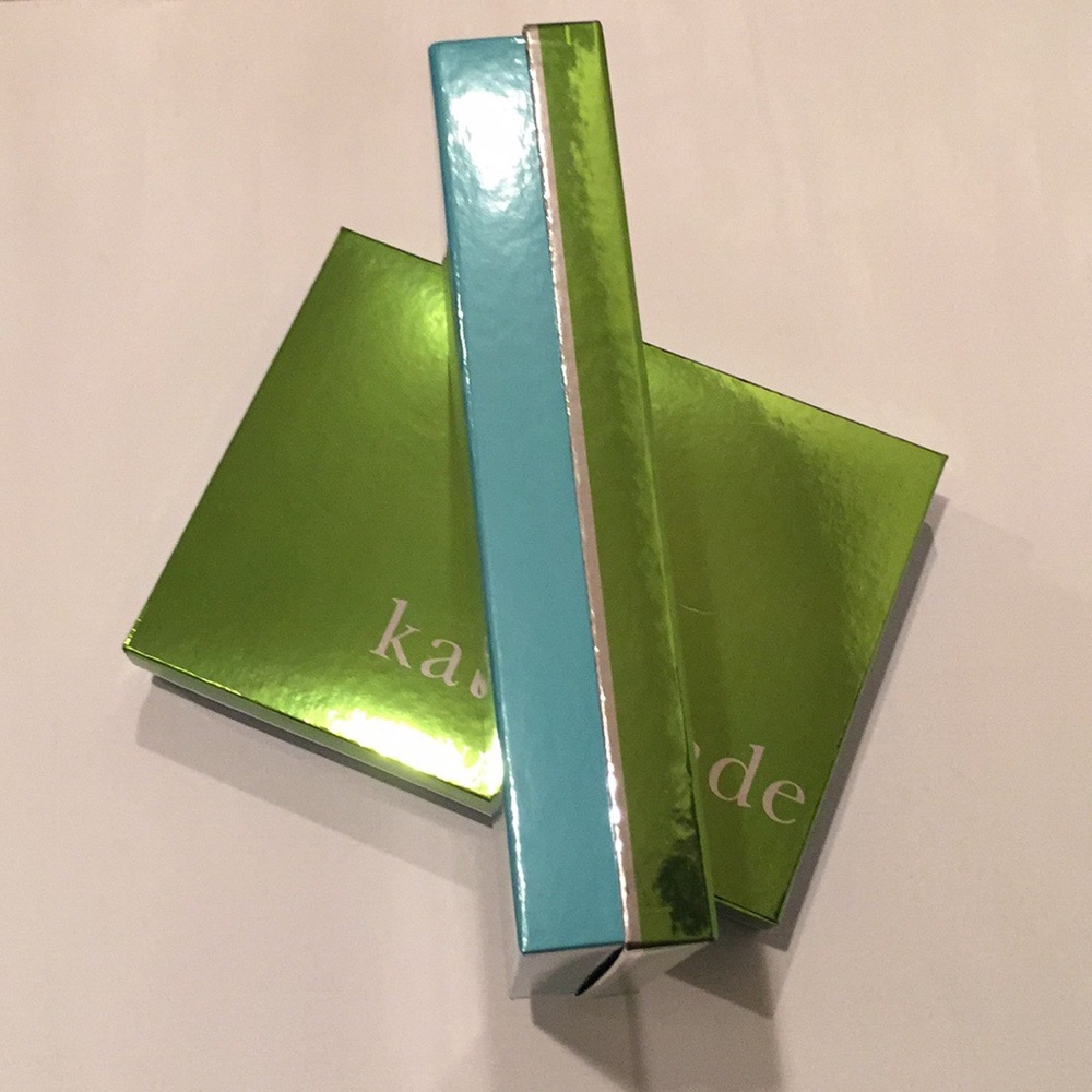 LAST 1!!! Kate Spade Gift Box - Picture 5 of 5
